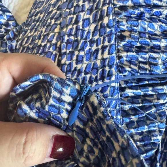 Elegant Blue Pleated Skirt - Picture 4 of 6